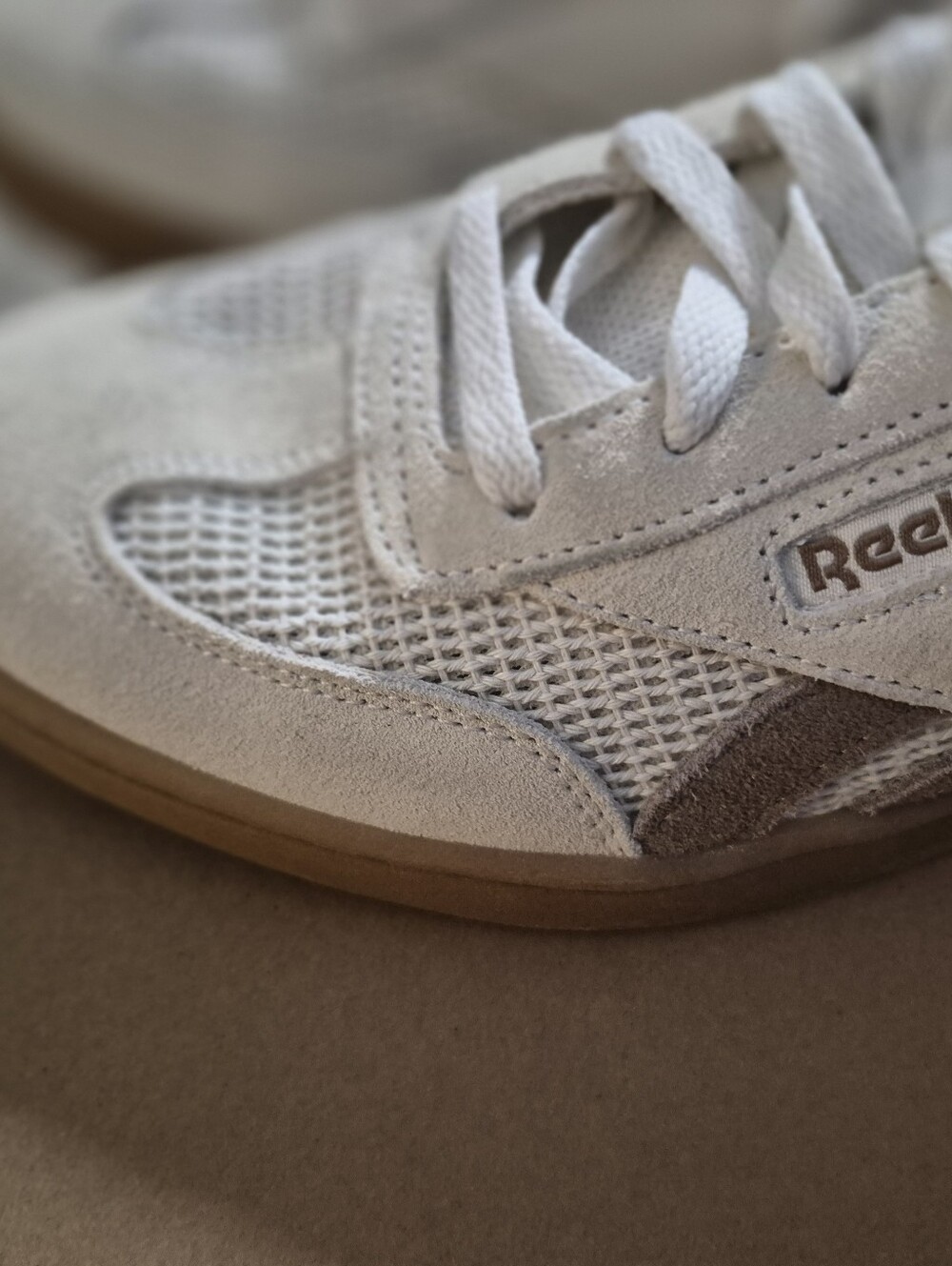 Reebok Women" Classic Suede & Mesh Sneakers in White/Tan 7.5 M - Picture 5 of 7
